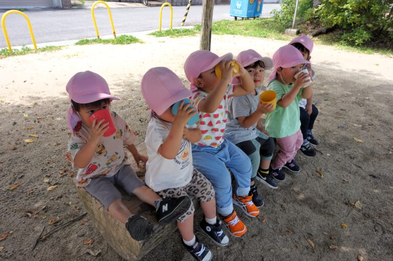 あめ組(2歳児)さんの外遊び🌞